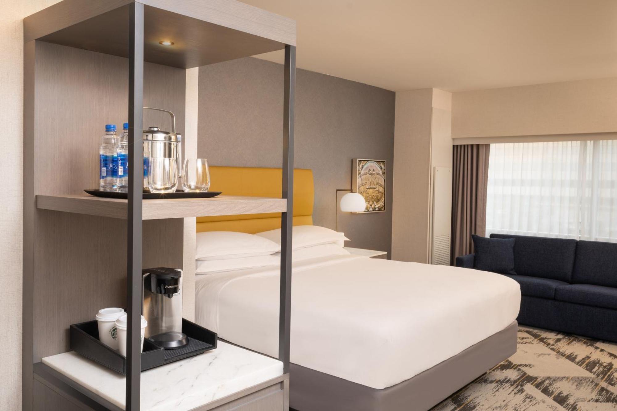 Sheraton Detroit Нови Экстерьер фото