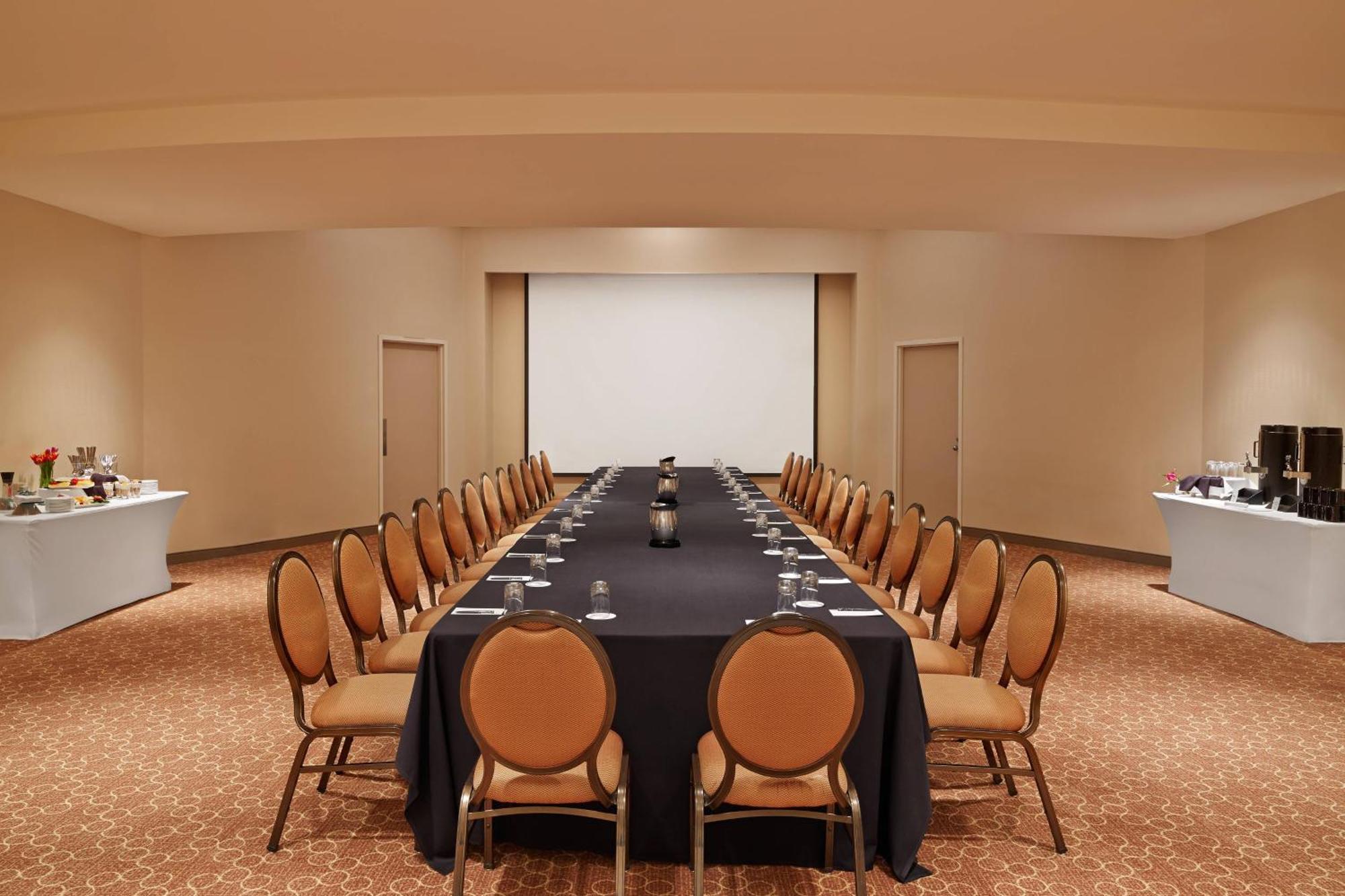 Sheraton Detroit Нови Экстерьер фото