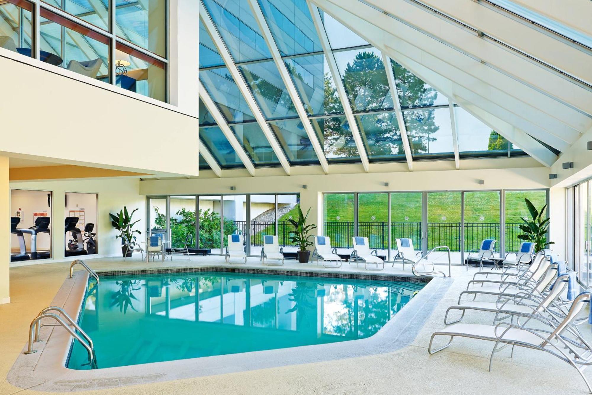 Sheraton Detroit Нови Экстерьер фото