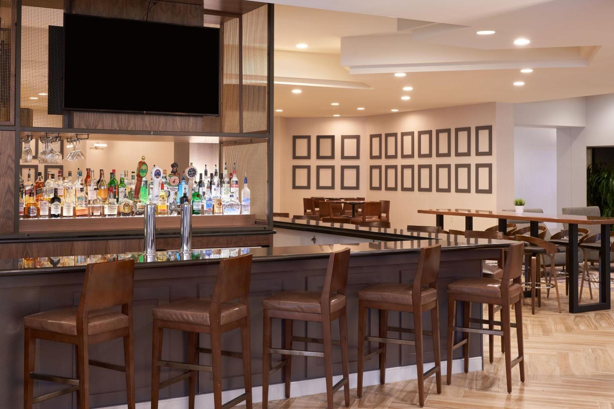 Sheraton Detroit Нови Экстерьер фото