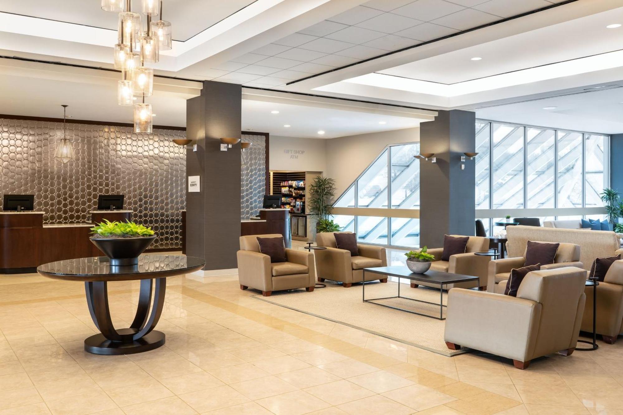 Sheraton Detroit Нови Экстерьер фото