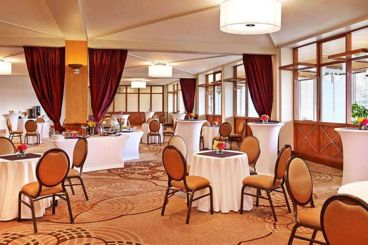 Sheraton Detroit Нови Экстерьер фото